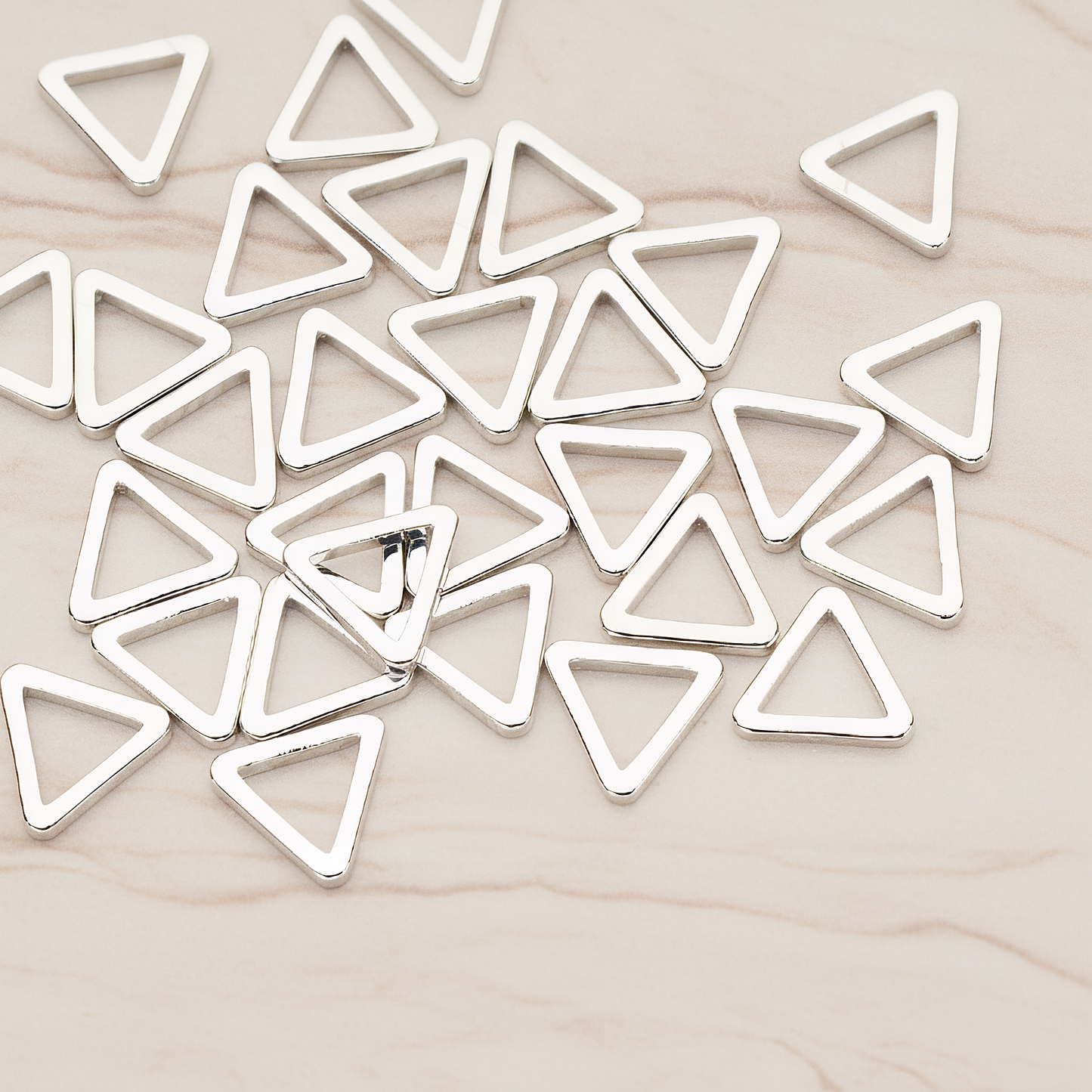7mm Triangle Link Pendant, 6 Pc on warm marble background (PD.1009-01)