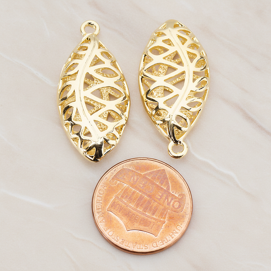 Scaled 3D Oval Pendant, 2 Pc on warm marble background (PD.110)