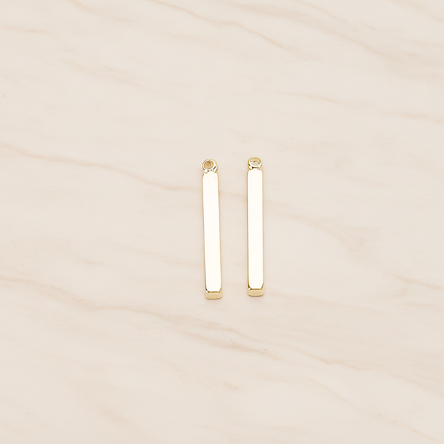 18mm Mini Squre Cube Vertical Bar Pendant, 2 Pc on warm marble background (PD.1431)