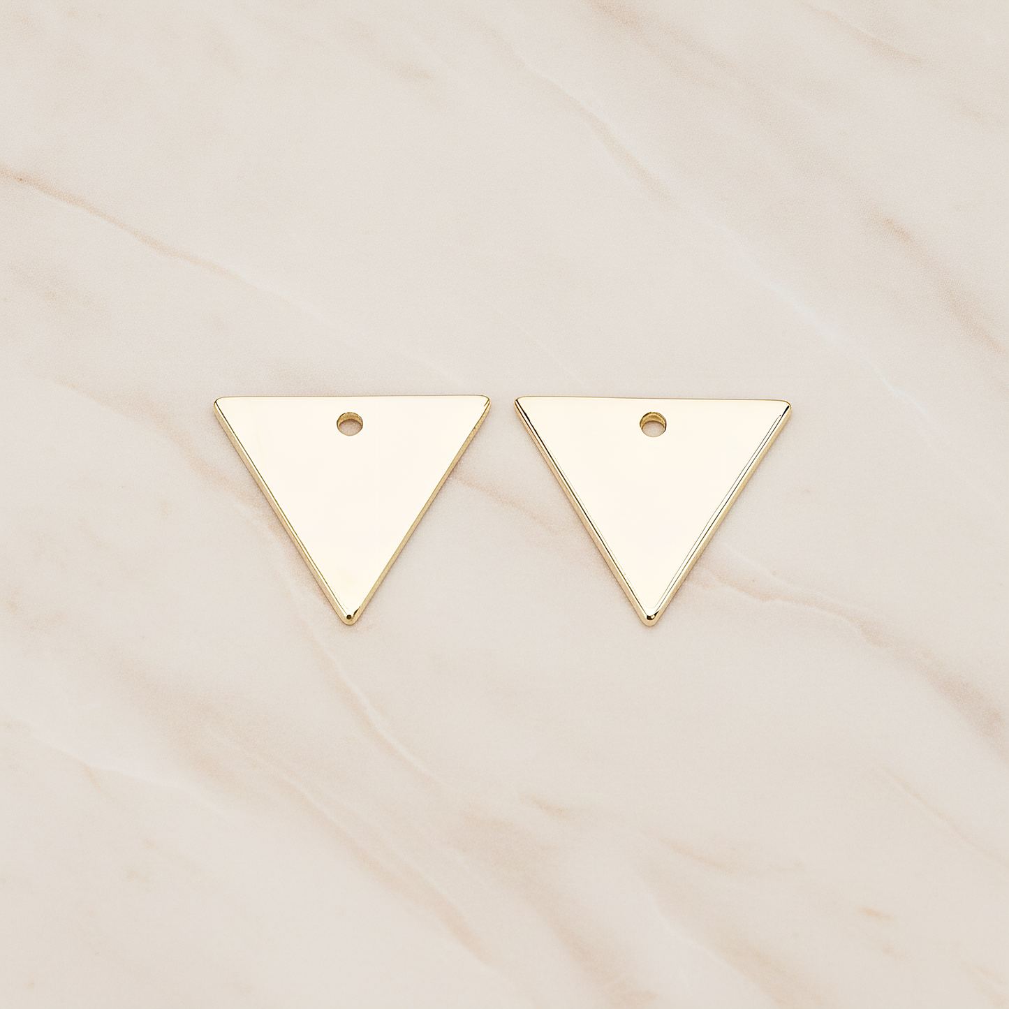 Simple Triangle Flag Banner Tag Charm Pendant, 2 Pc on warm marble background (PD.1559-01)