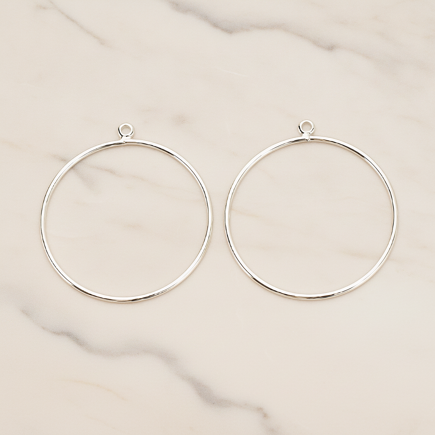 Large Circle Link Pendant, 4 Pc on warm marble background (PD.1706-02)