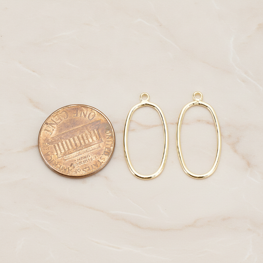 Simple Oval Link Pendant, 4 Pc on warm marble background (PD.1710)