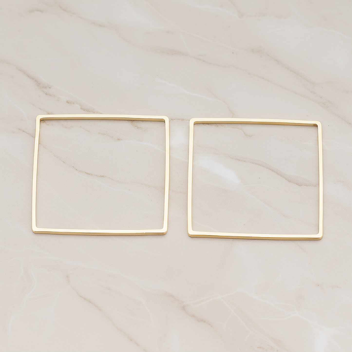 30mm Simple Square Link Pendant, 2 Pc on warm marble background (PD.303-03)