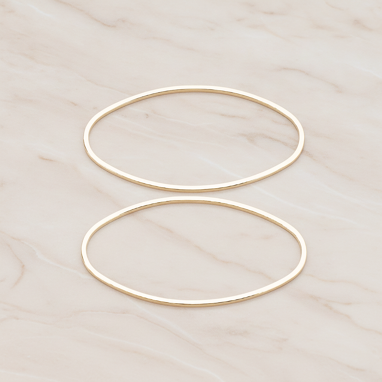 40 X 20 Mm Simple Oval Link Pendant, 2 Pc on warm marble background (PD.304-01)