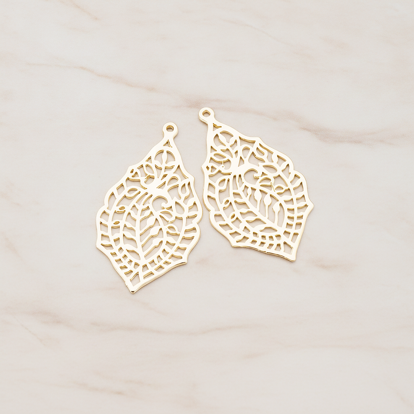 Paisley Leaf Pendant, 2 Pc on warm marble background (PD.411)