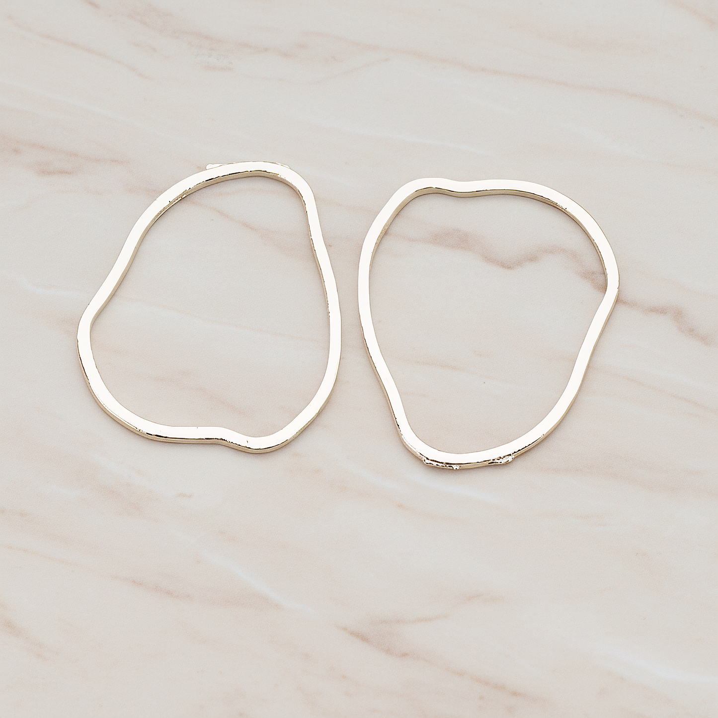 Uneven Circle Link Pendant, 2 Pc on warm marble background (PD.421)