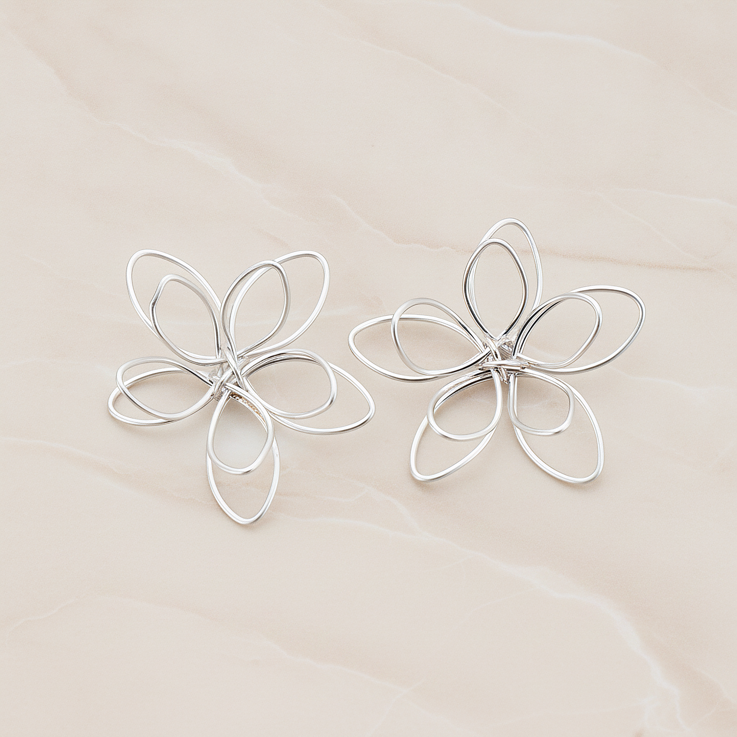 3D Wired Flower Pendant, 2 Pc on warm marble background (PD.464)