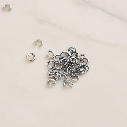 Round Surgical Steel 3.5mm Jump Ring, about 100pc - detail view 1 (SG.239)