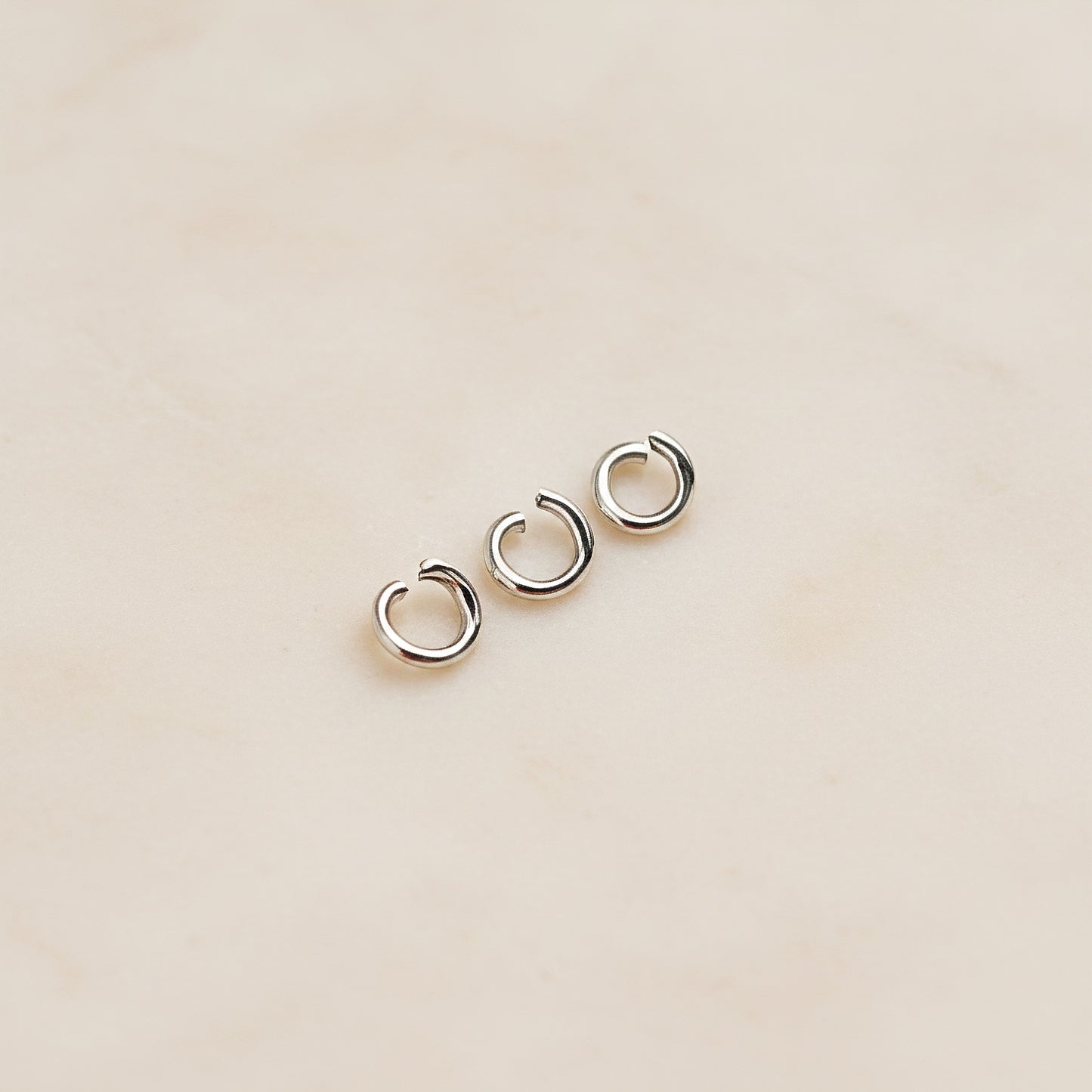 Round Surgical Steel 3.5mm Jump Ring, about 100pc - detail view 2 (SG.239)