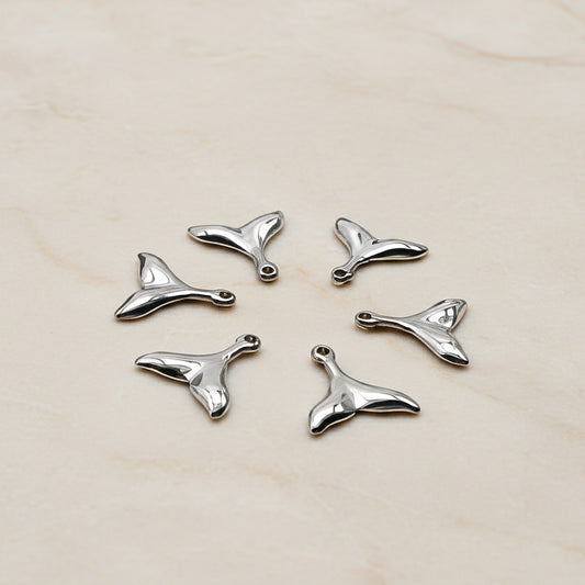 Whale Tail Surgical Steel Pendant, 1 pc - detail view 2 (SG.596)