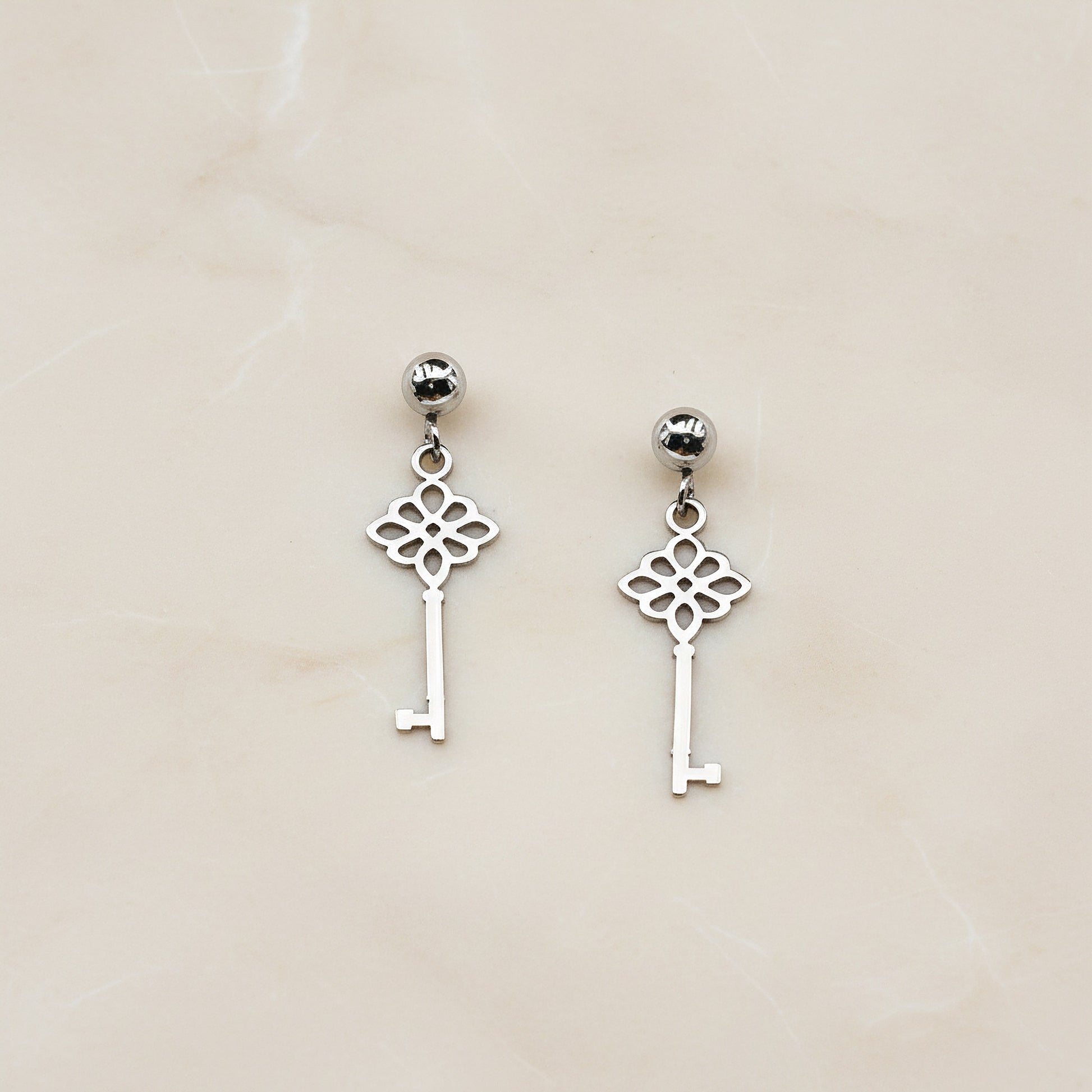 Flower Key Surgical Steel Pendant, 1 pc - detail view 3 (SG.606)