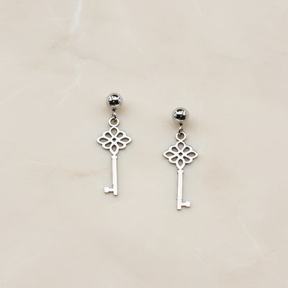 Flower Key Surgical Steel Pendant, 1 pc - detail view 3 (SG.606)