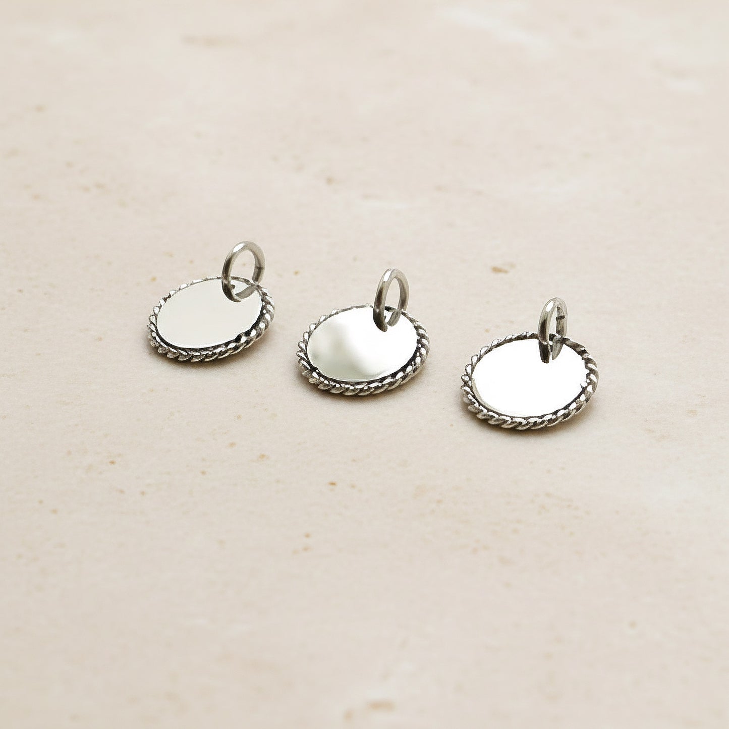 Round Twisted Surgical Steel 12mm Pendant, 1 pc - detail view 2 (SG.548)