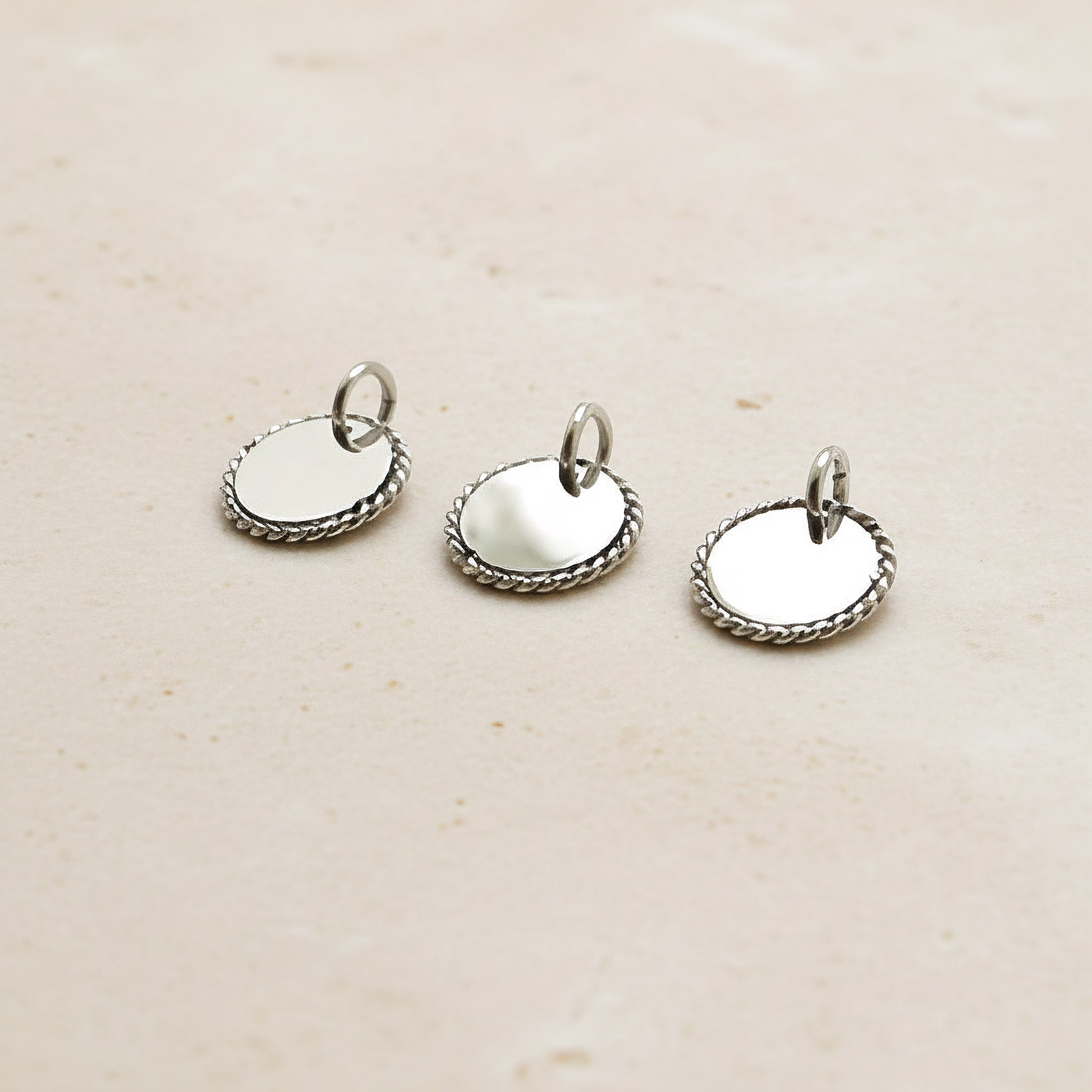 Round Twisted Surgical Steel 12mm Pendant, 1 pc - detail view 2 (SG.548)