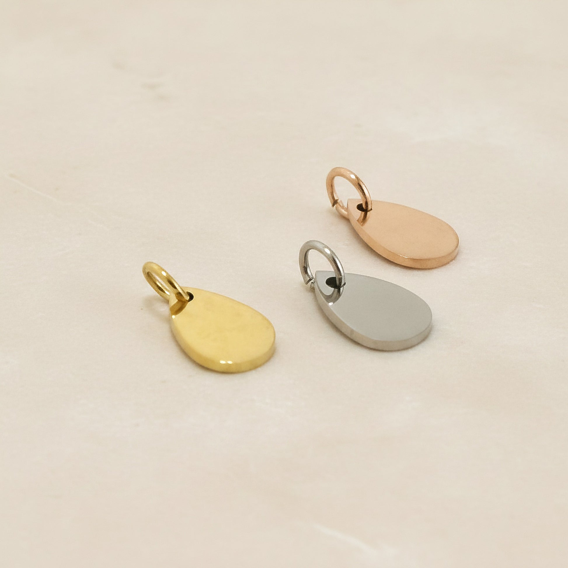 Mini Teardrop Surgical Steel Pendant, 1 pc - detail view 2 (SG.541)