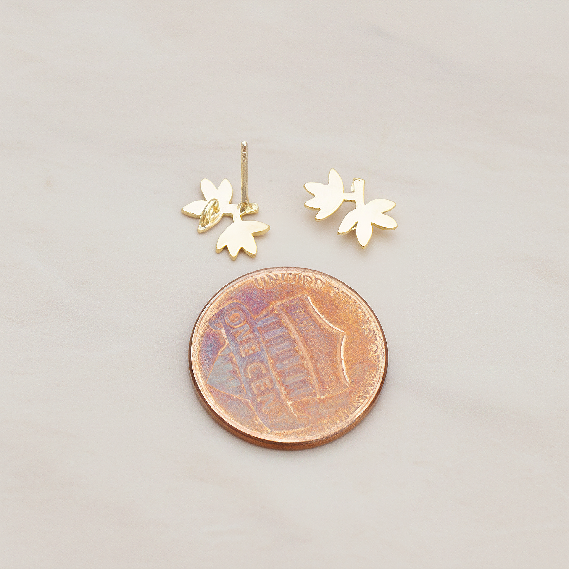 Brushed Palm Tree Leaf Ear Post, 2 Pc - detail view 1 (ER.031)