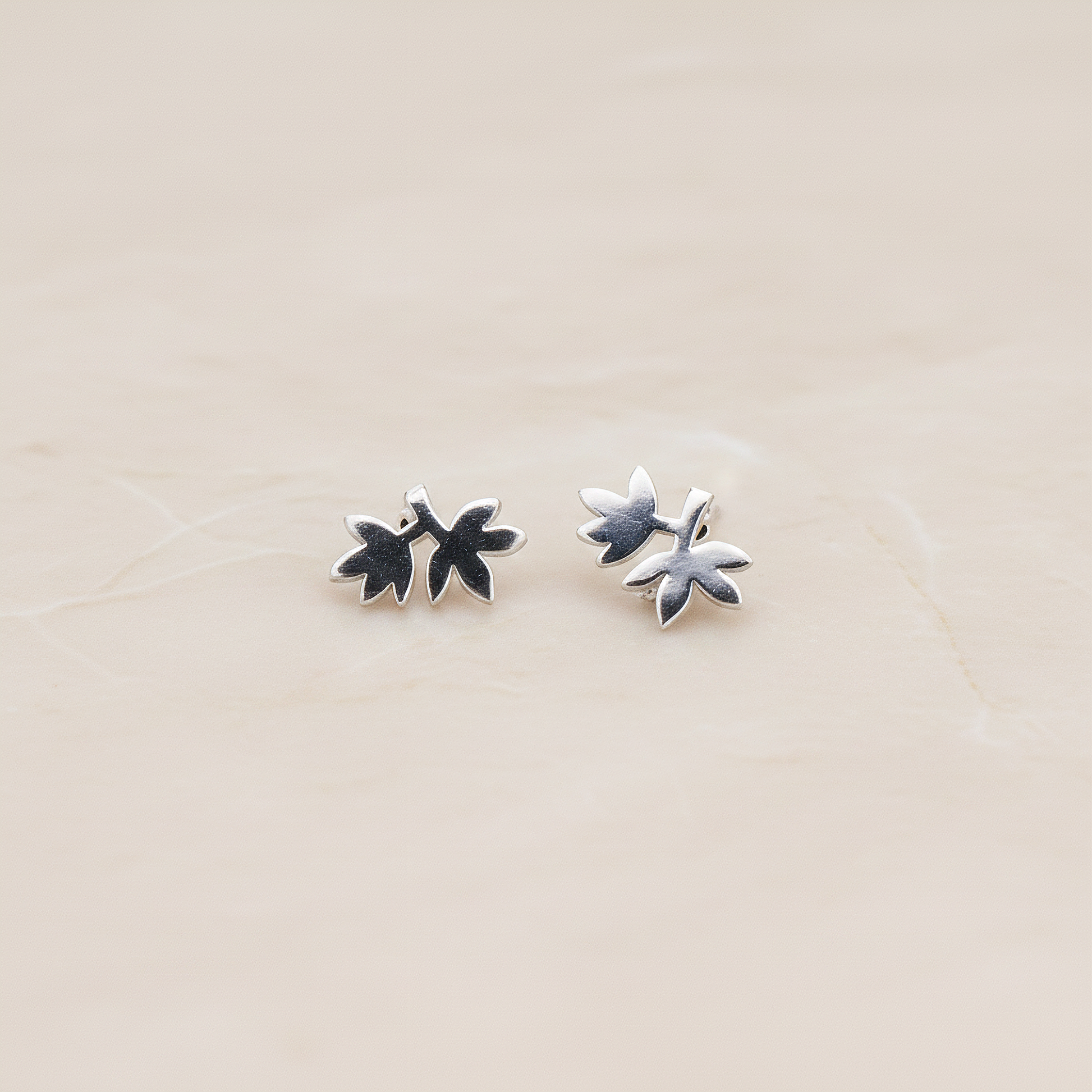 Brushed Palm Tree Leaf Ear Post, 2 Pc - Matte Original Rhodium (ER.031)