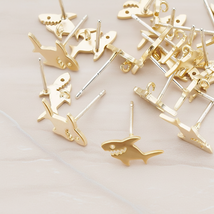 Shark Ear Post, 2 Pc (ER.266)