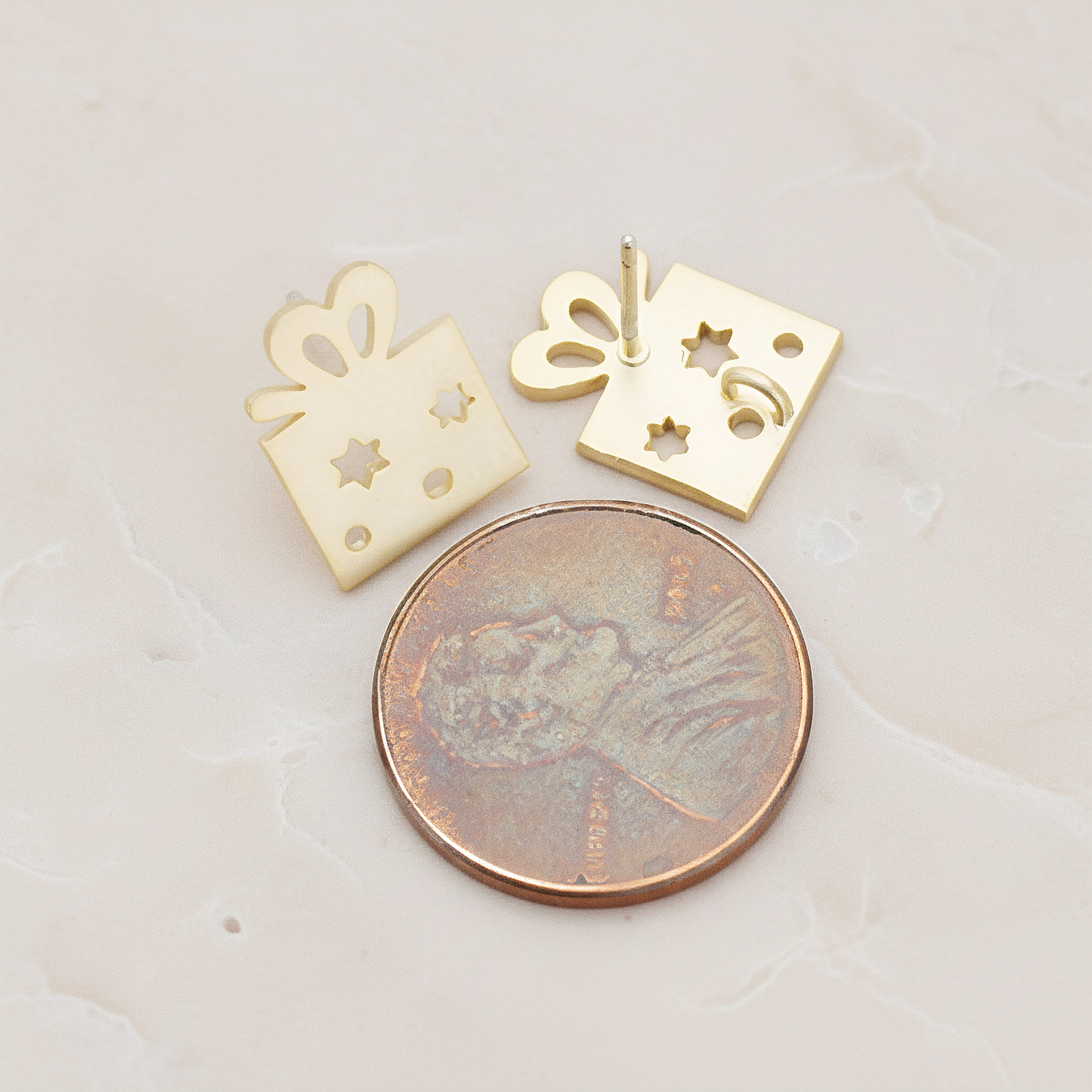 Round Gift Box Ear Post, 2 Pc - detail view 1 (ER.296)