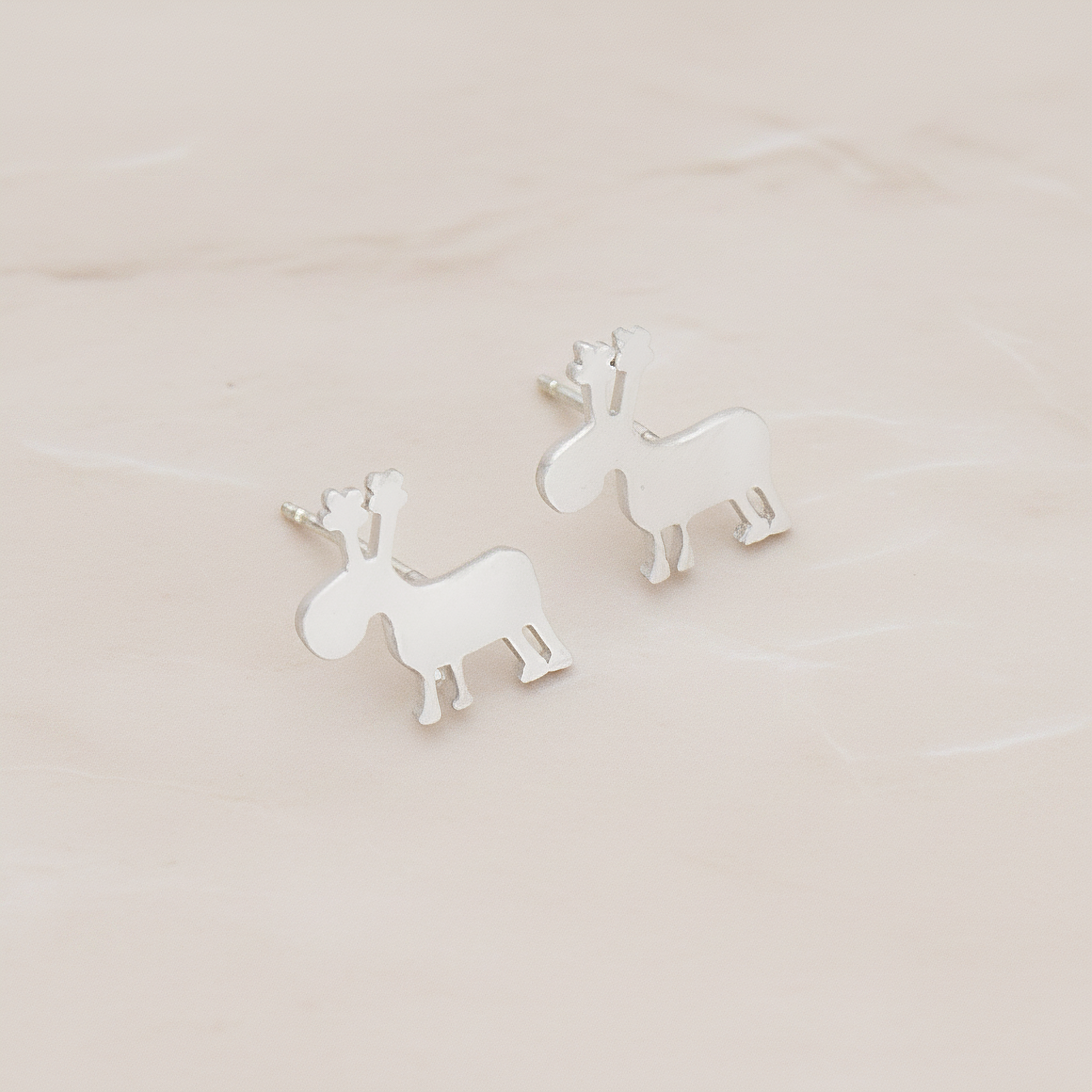 Round Rudolph Ear Post, 2 Pc - Matte Original Rhodium (ER.297)