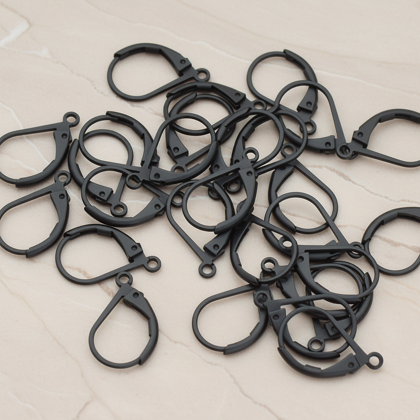 Large Leverback Ear Hook, 8 Pc - Black Coated (ER.658-02)