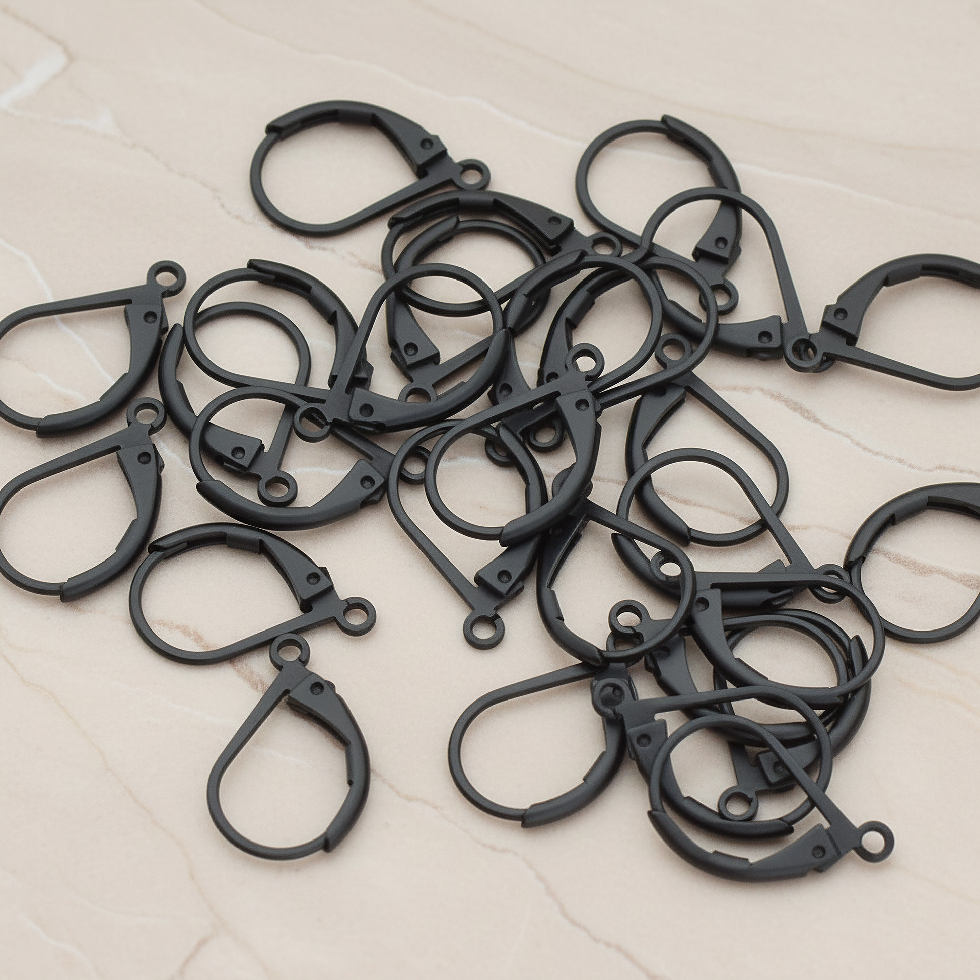 Large Leverback Ear Hook, 8 Pc - Black Coated (ER.658-02)