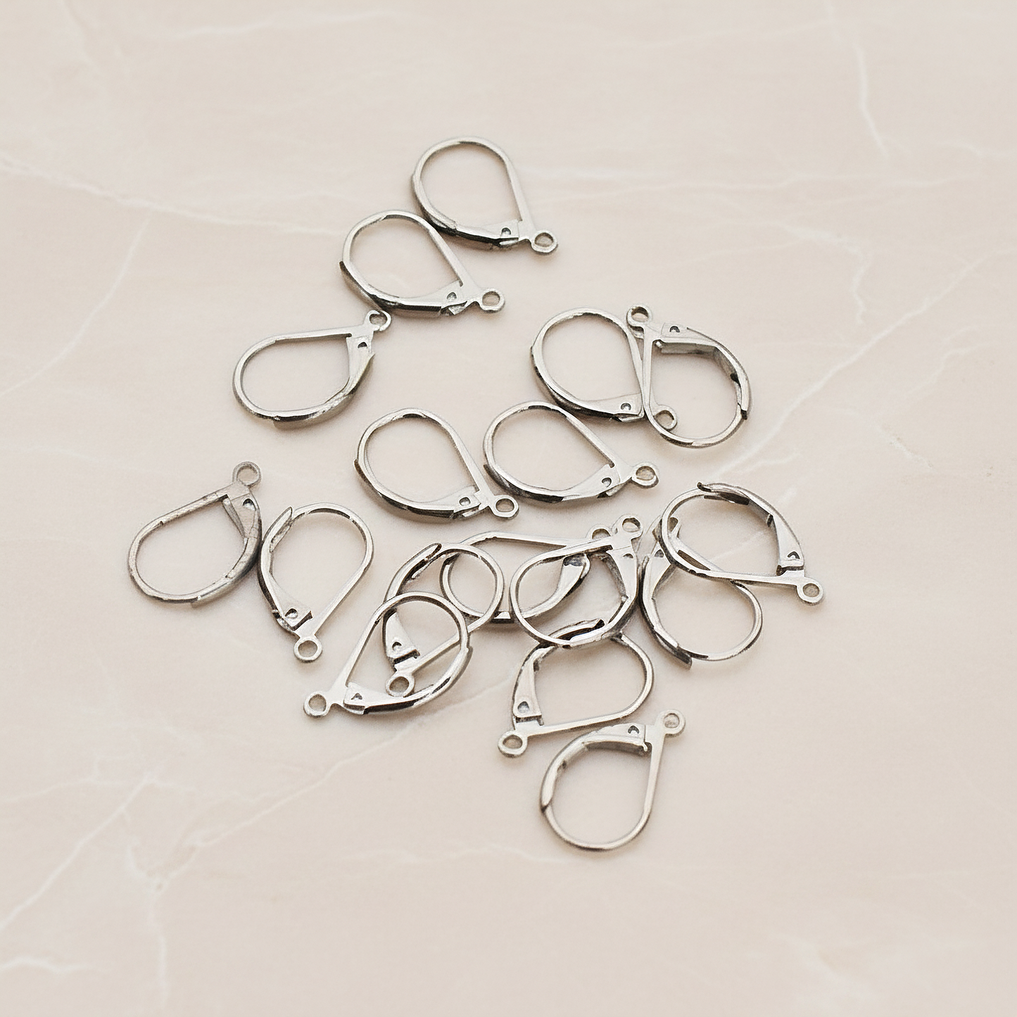 Large Leverback Ear Hook, 8 Pc - Glossy Gun Metal (ER.658-02)