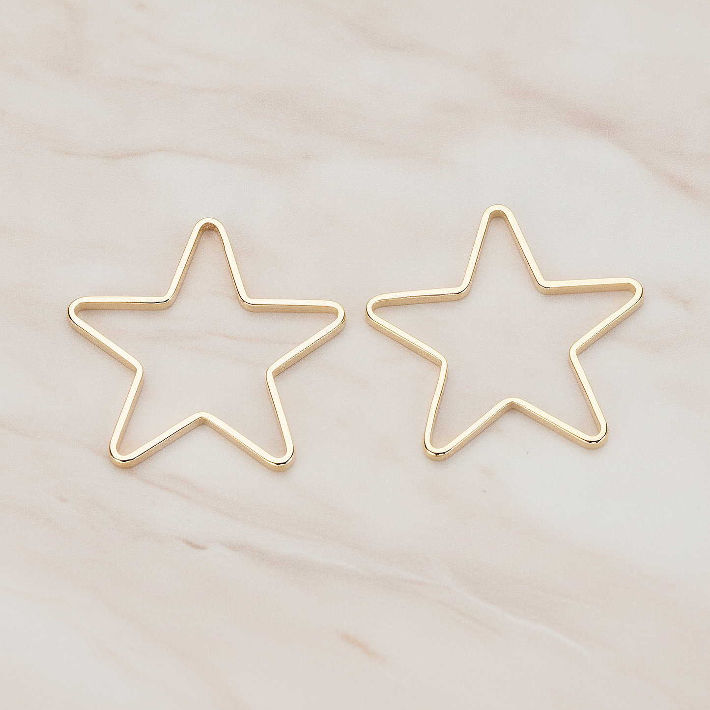 18mm Star Link Pendant, 4 Pc on warm marble background (PD.1008-02)
