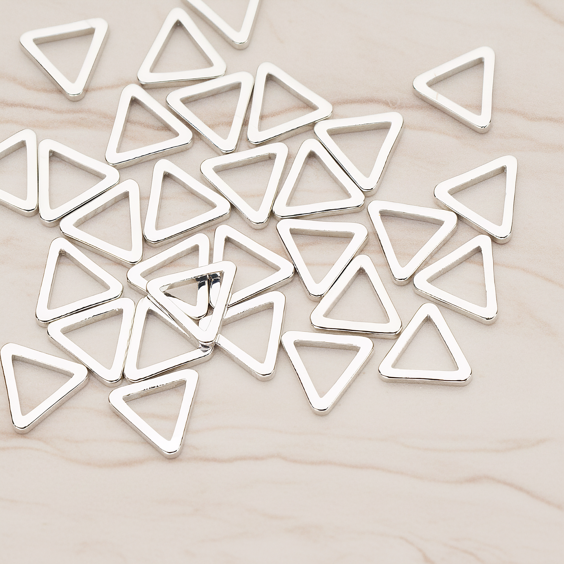 7mm Triangle Link Pendant, 6 Pc on warm marble background (PD.1009-01)
