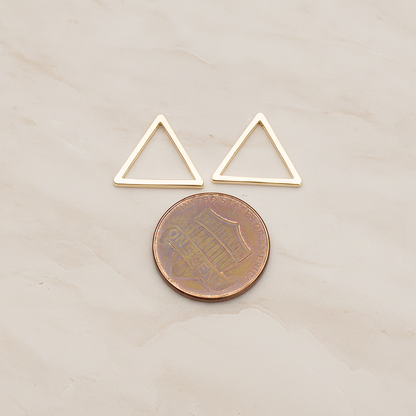 13mm Triangle Link Pendant, 4 Pc on warm marble background (PD.1009-03)
