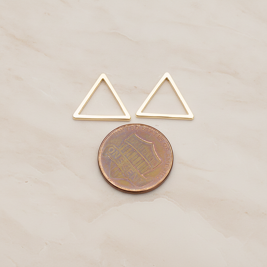 13mm Triangle Link Pendant, 4 Pc on warm marble background (PD.1009-03)