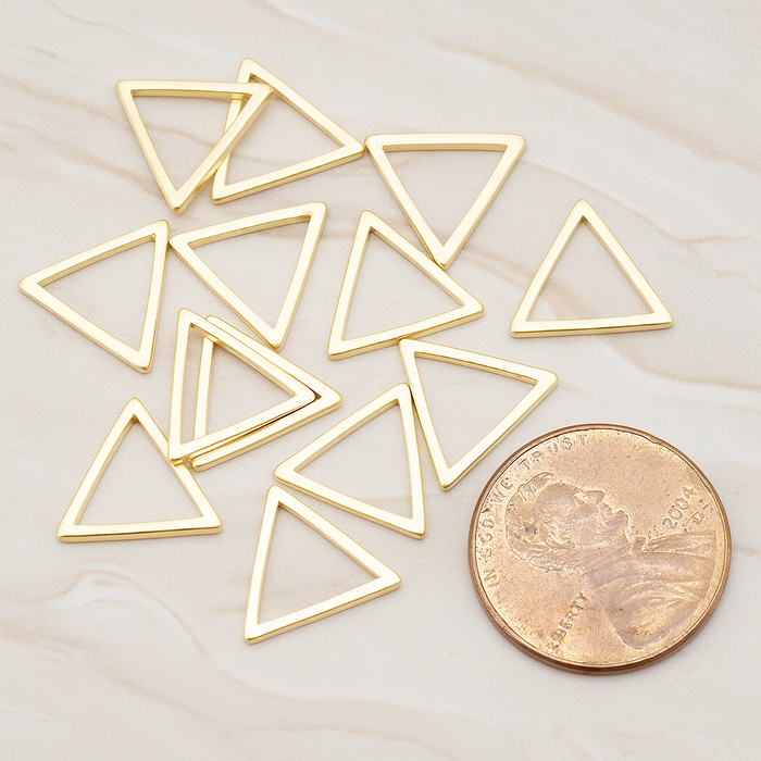 11mm Triangle Link Pendant, 4 Pc on warm marble background (PD.1009-02)