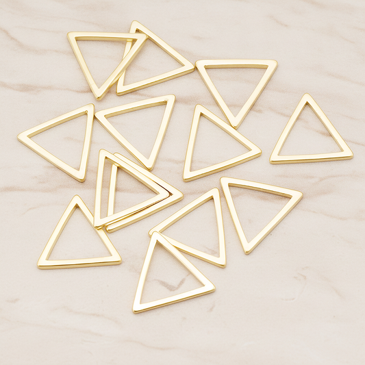 11mm Triangle Link Pendant, 4 Pc on warm marble background (PD.1009-02)