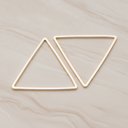 30mm Triangle Link Pendant, 2 Pc on warm marble background (PD.1009-05)