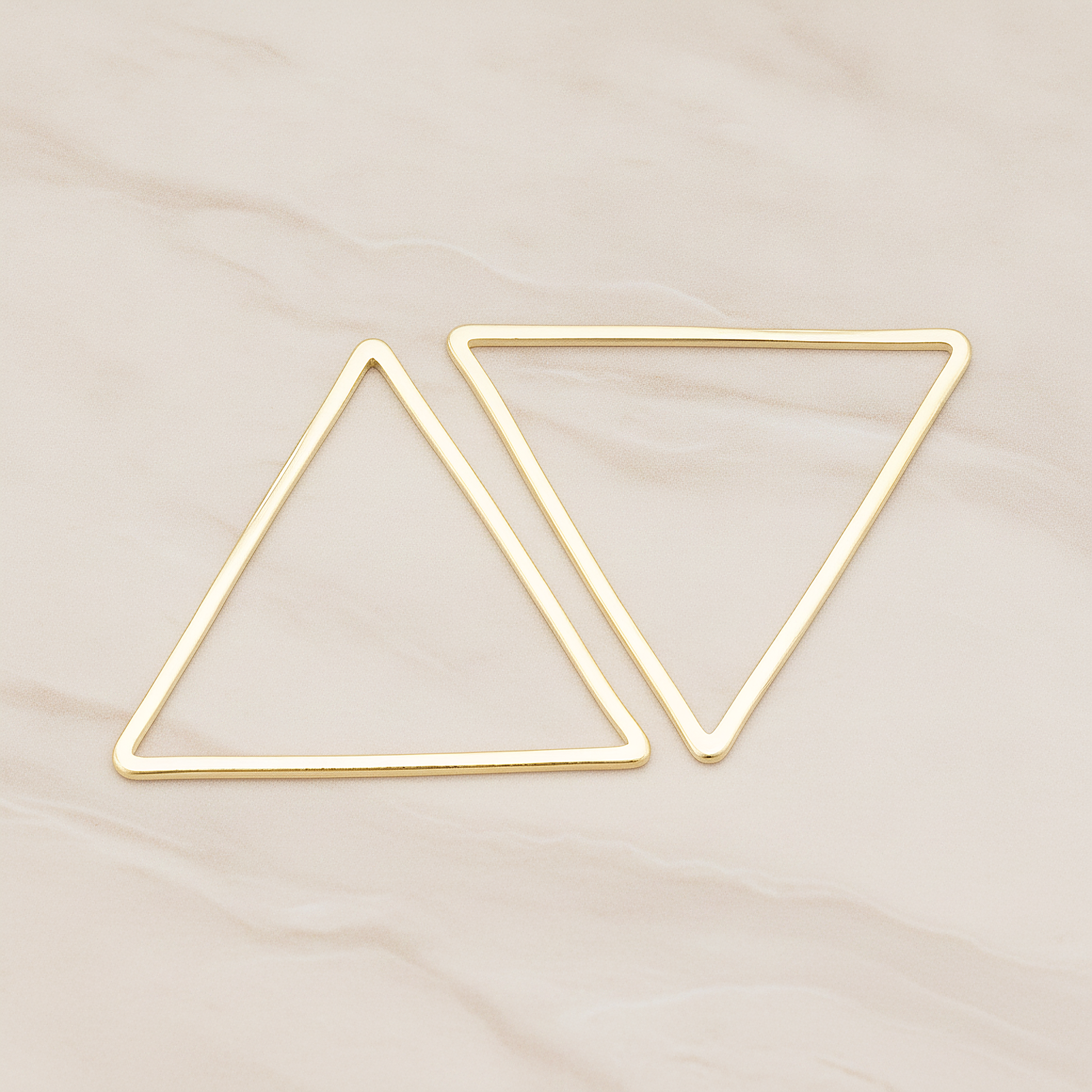 30mm Triangle Link Pendant, 2 Pc on warm marble background (PD.1009-05)