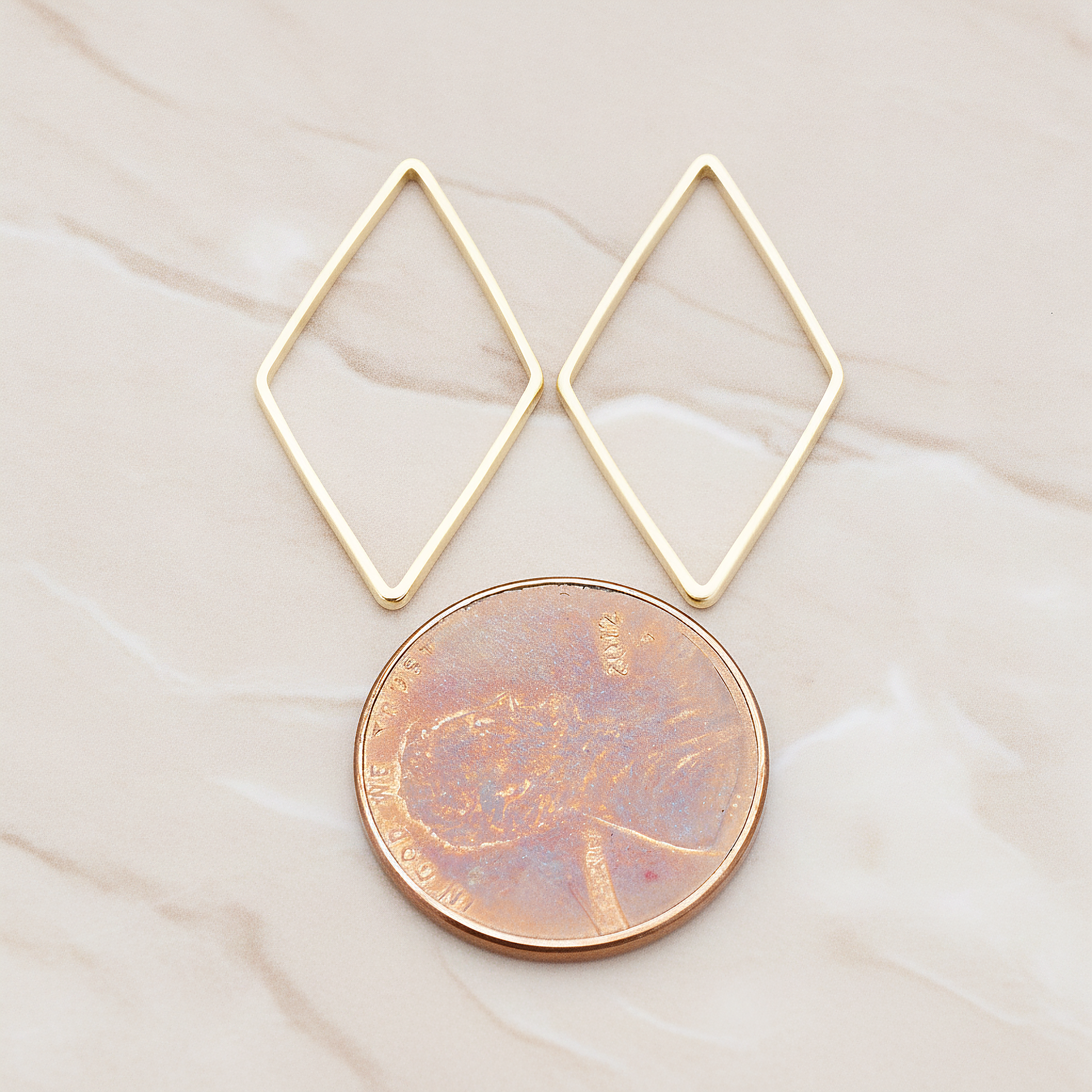 Large Diamond Shaped Link Pendant, 4 Pc on warm marble background (PD.1025-02)