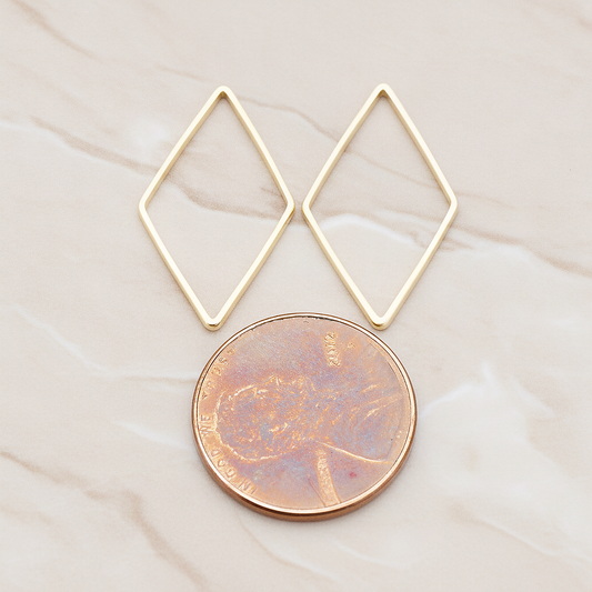 Large Diamond Shaped Link Pendant, 4 Pc on warm marble background (PD.1025-02)
