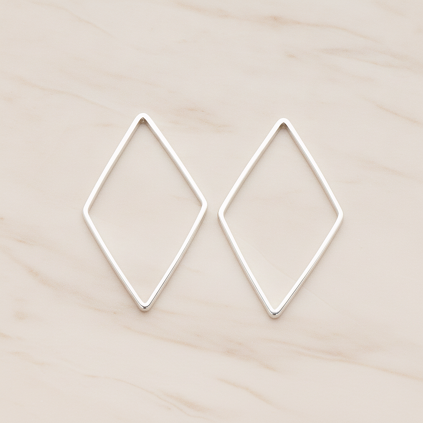 Large Diamond Shaped Link Pendant, 4 Pc on warm marble background (PD.1025-02)