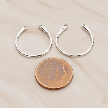 Round Circle Pendant, 2 Pc on warm marble background (PD.1048)