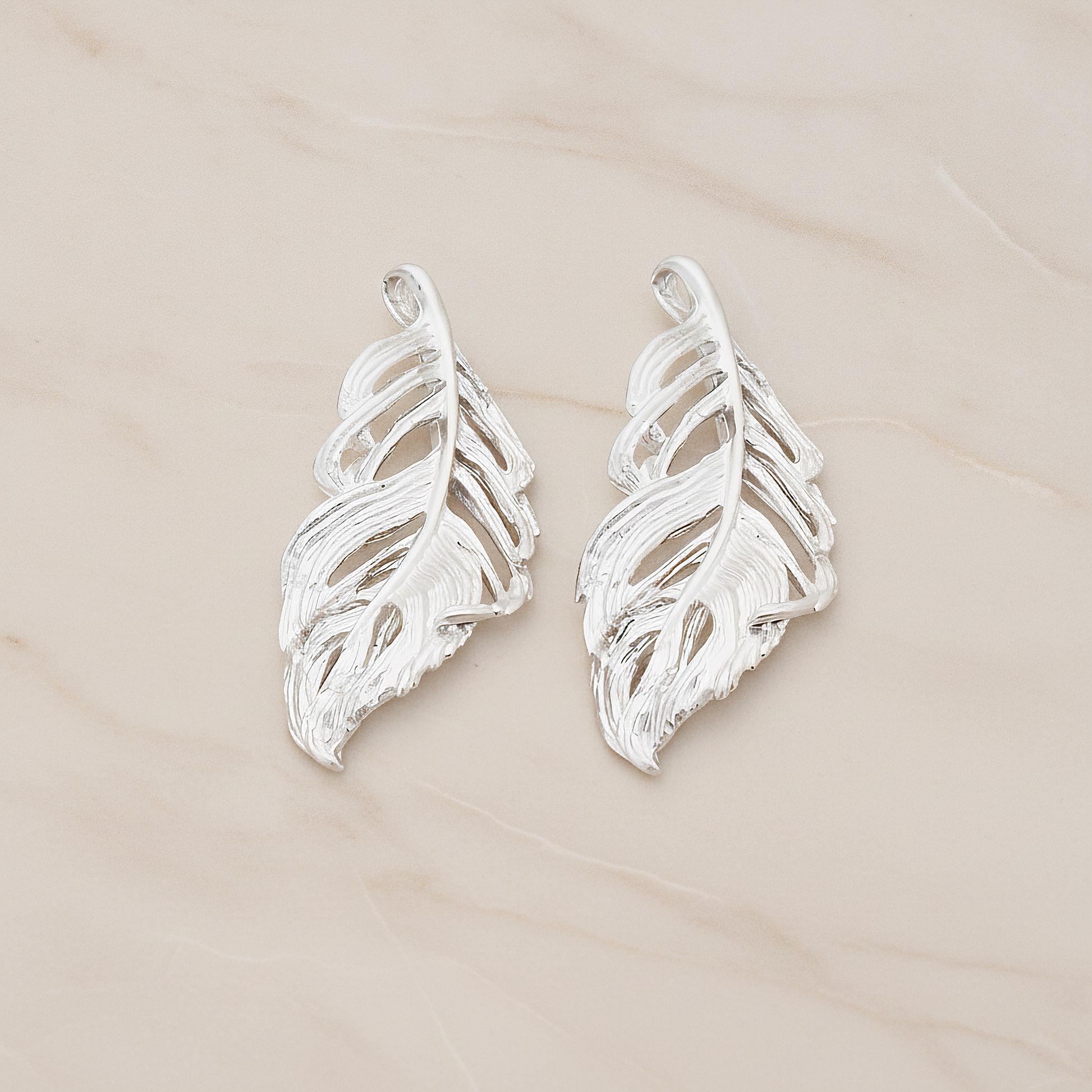 Vintage Look Leaf Pendant, 2 Pc on warm marble background (PD.1054)