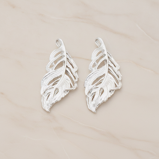 Vintage Look Leaf Pendant, 2 Pc on warm marble background (PD.1054)