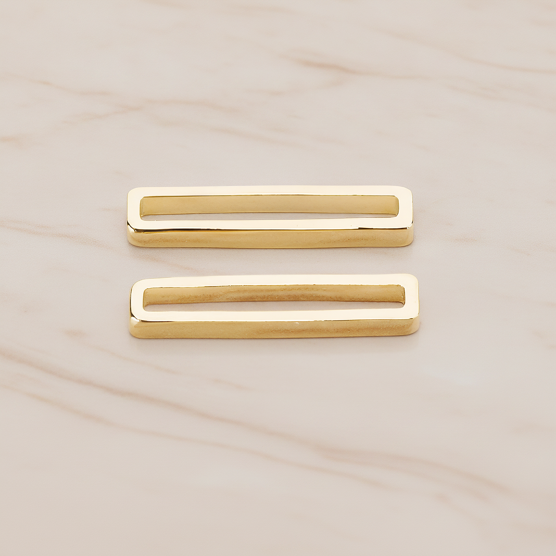 Rectangle Link Pendant, 4 Pc on warm marble background (PD.1058)