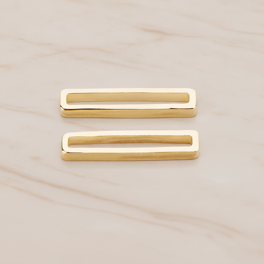 Rectangle Link Pendant, 4 Pc on warm marble background (PD.1058)