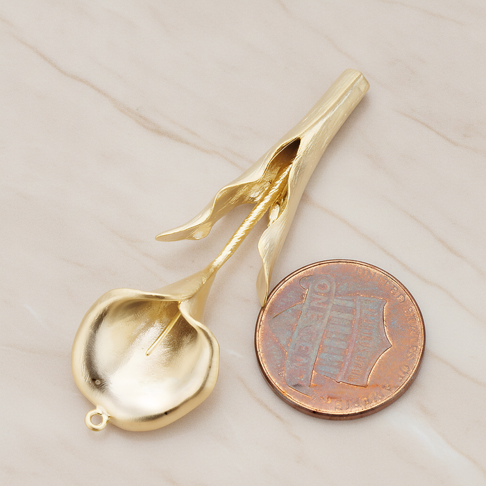 Calla Flower Pendant, 1 P on warm marble background (PD.1094)