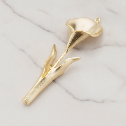 Calla Flower Pendant, 1 P on warm marble background (PD.1094)