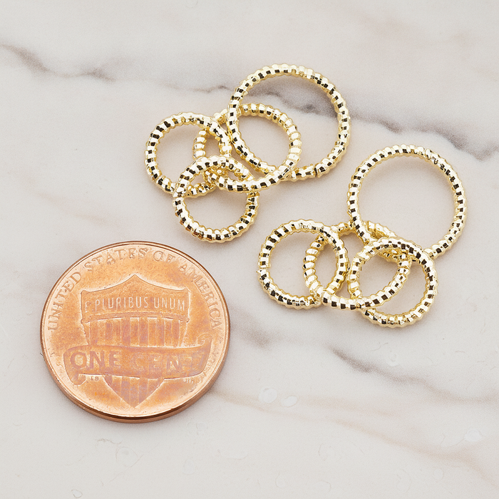 Quadruple Rope Links Tangled Pendant, 2 Pc on warm marble background (PD.116)