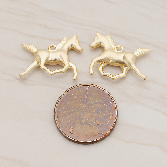 Stallion Horse Pendant, 2 Pc on warm marble background (PD.1209)