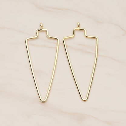 Arrowhead Link Frame Pendant, 2 Pc on warm marble background (PD.1423)