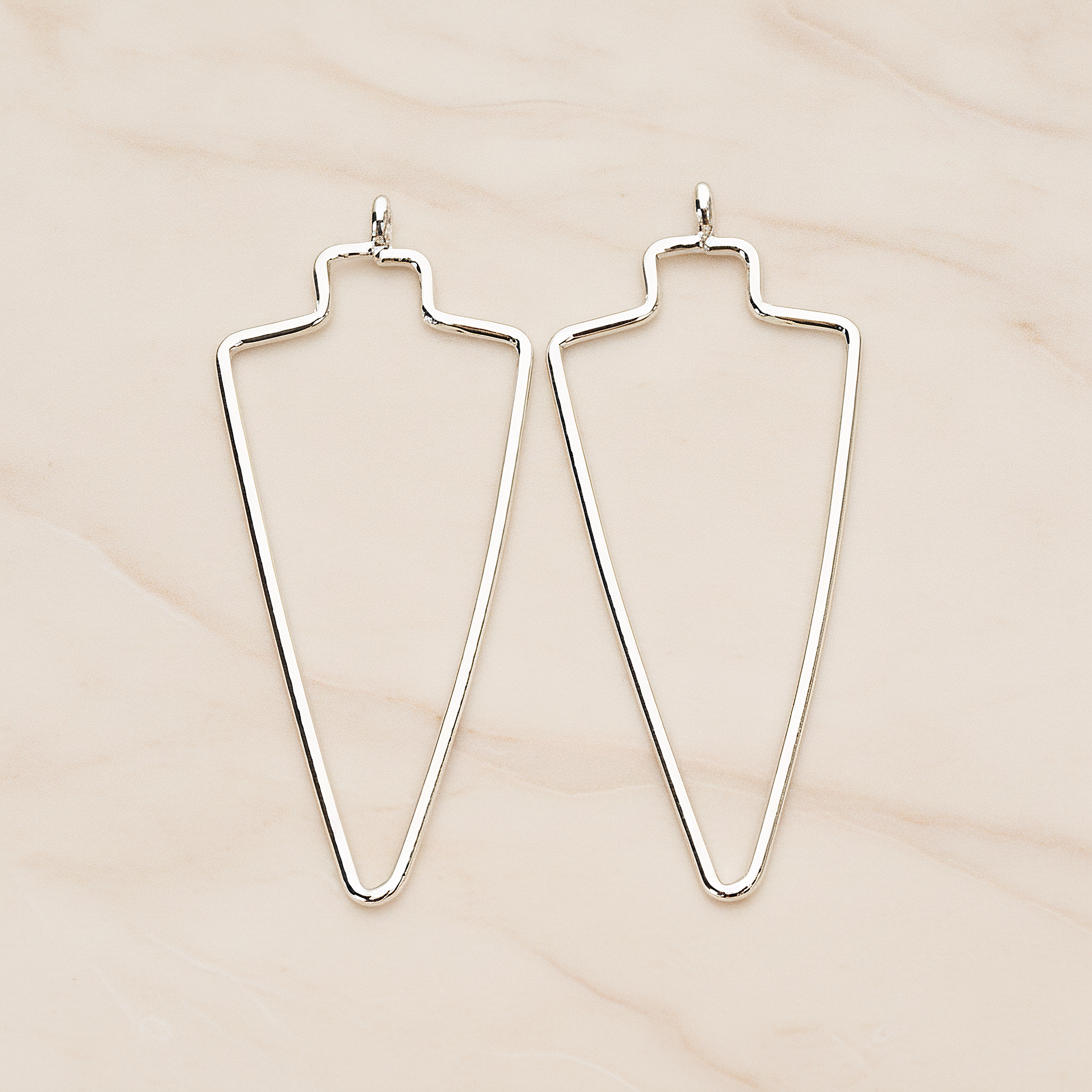 Arrowhead Link Frame Pendant, 2 Pc on warm marble background (PD.1423)