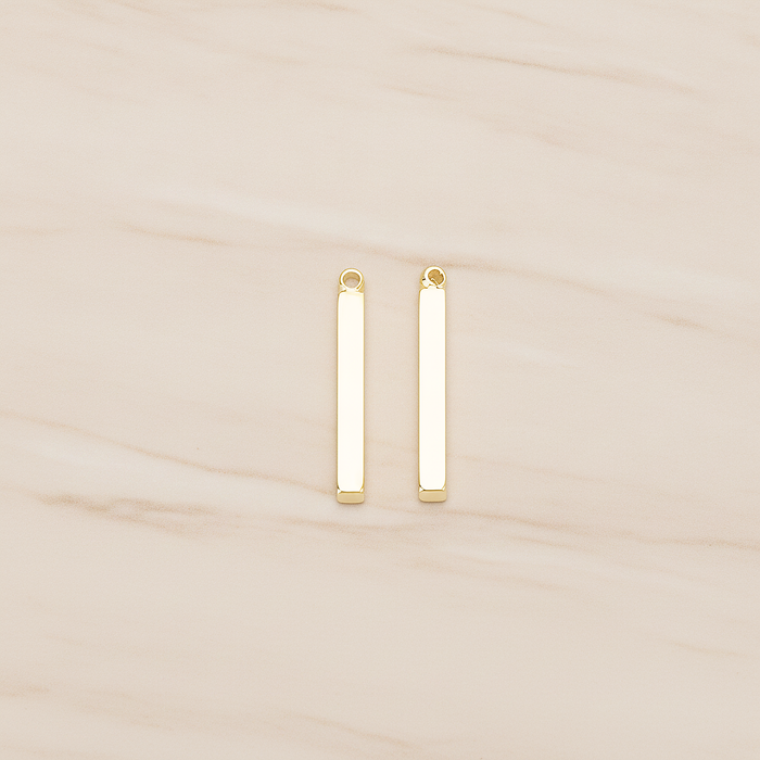 18mm Mini Squre Cube Vertical Bar Pendant, 2 Pc on warm marble background (PD.1431)